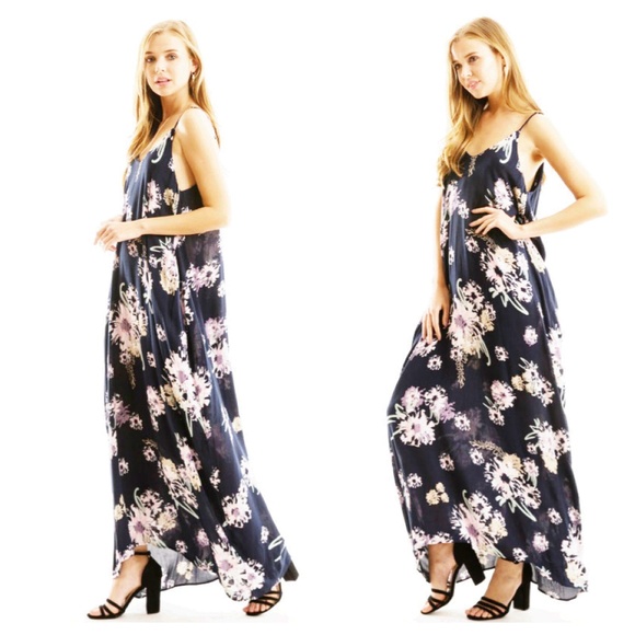 🦋MAKE AN OFFER!🦋 Navy Floral Maxi - Picture 3 of 3